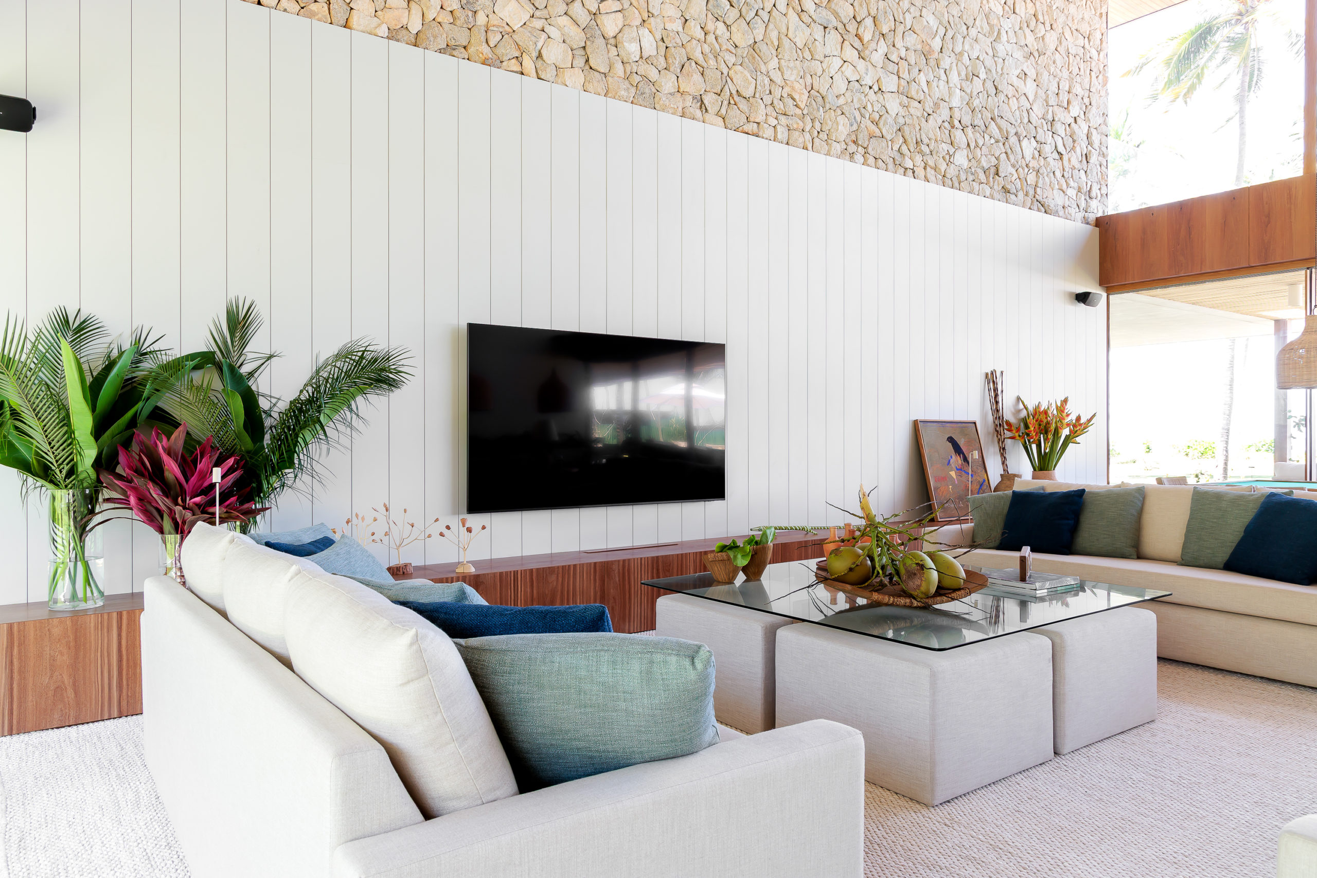 na foto sala de casa de praia