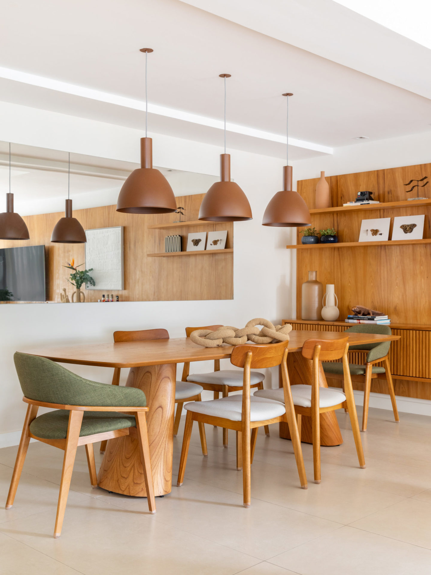 na foto sala de jantar