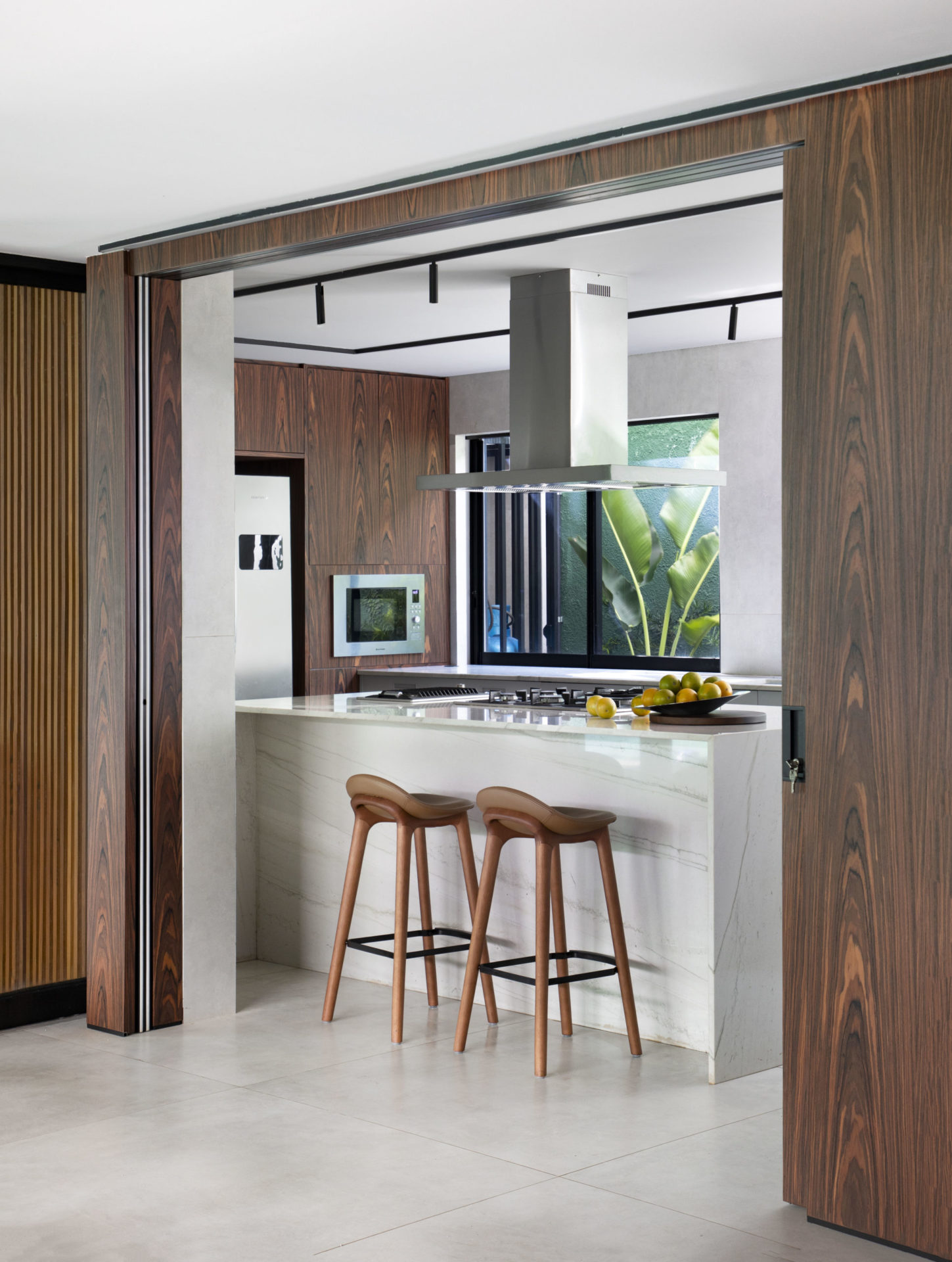 na foto cozinha americana