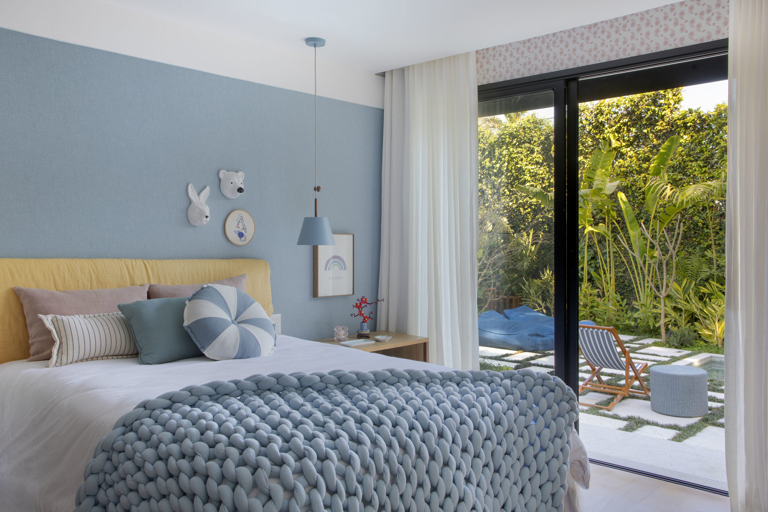 na foto quarto com varanda