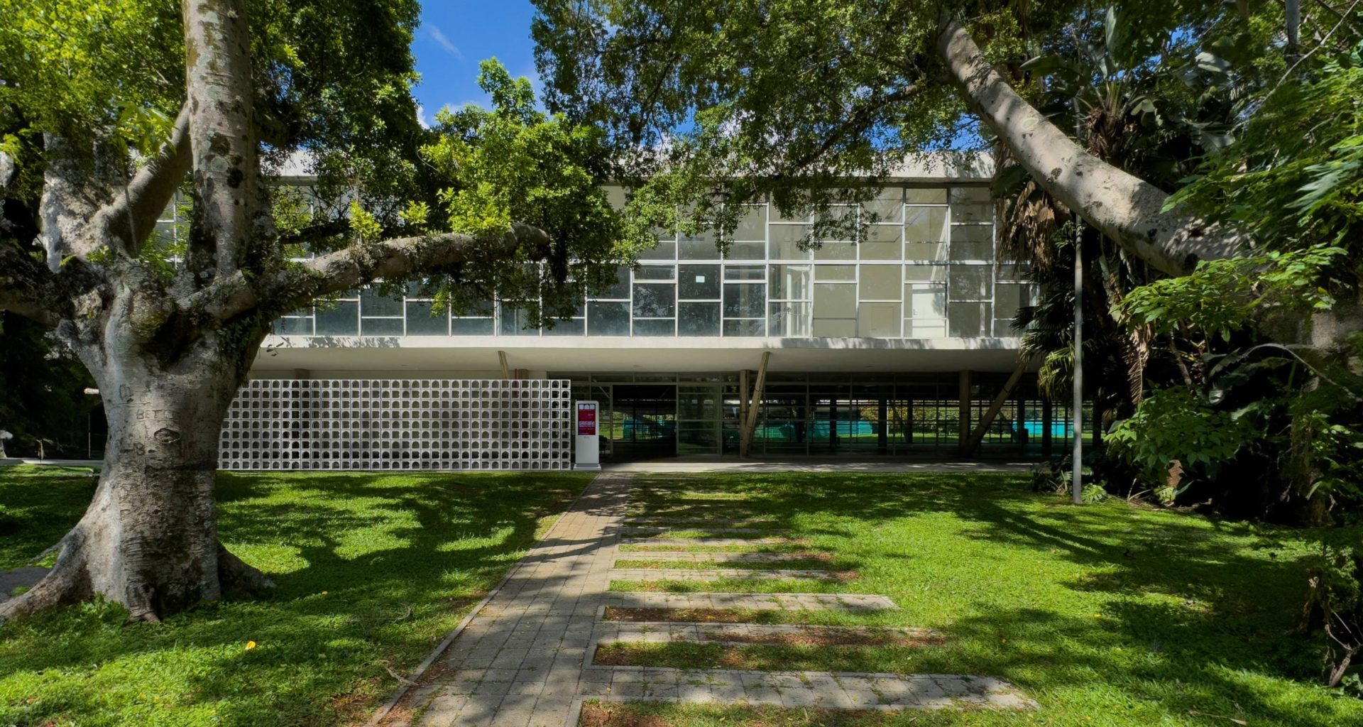 Na foto o Pavilhão das Culturas Brasileiras (PACUBRA)