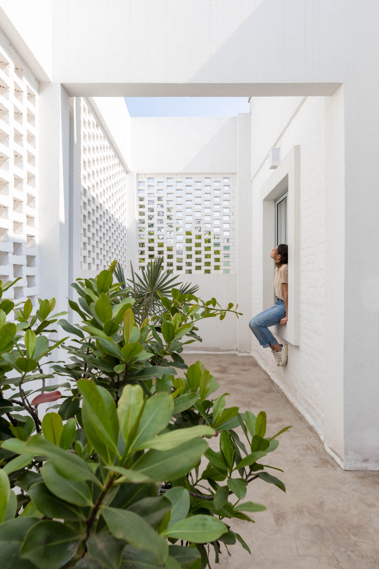 na foto espaço com tijolos separados em casa de dois andares