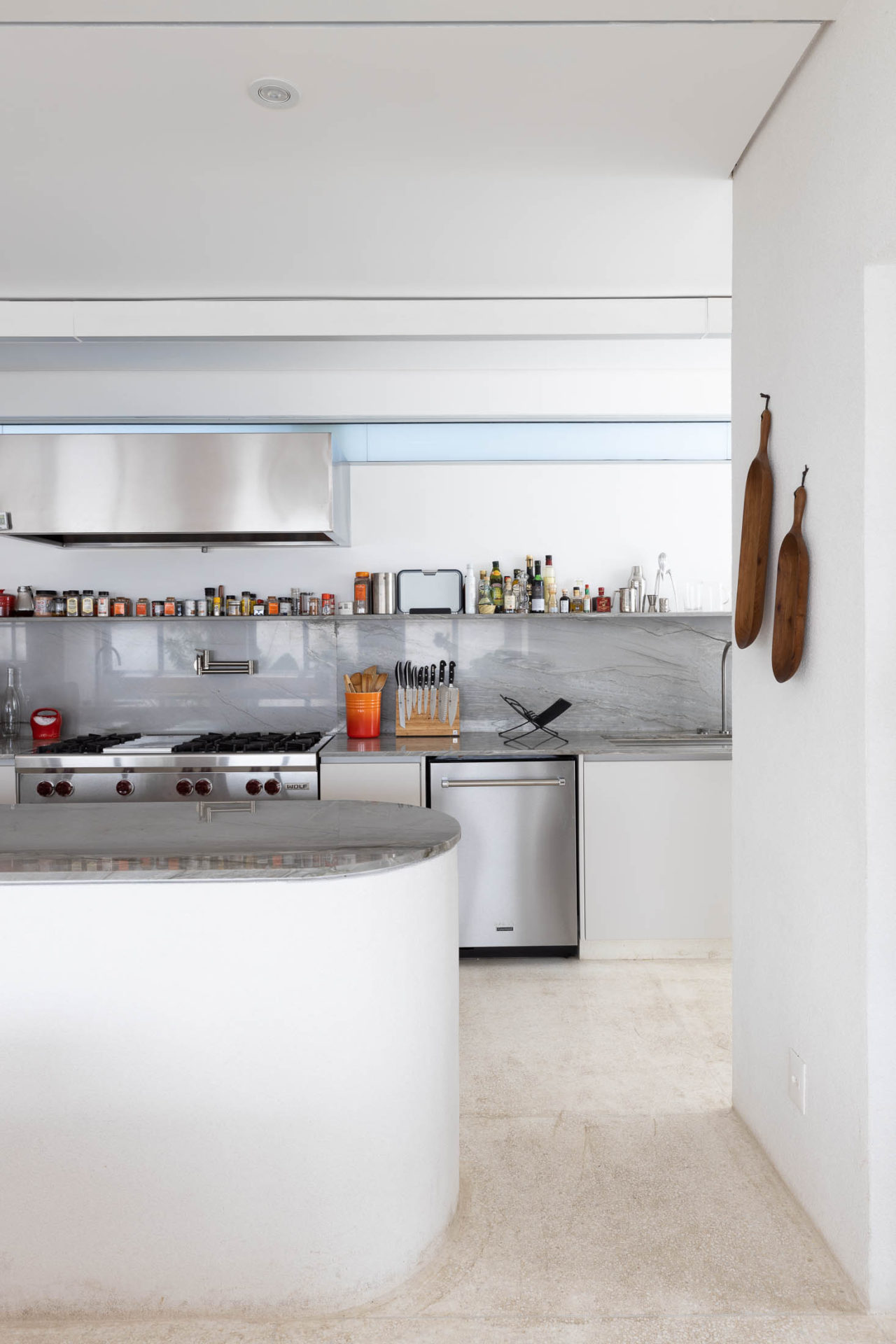 na foto cozinha com bancada