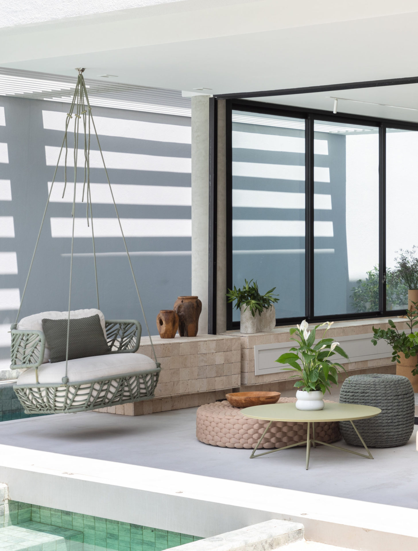 na foto varanda com balanço