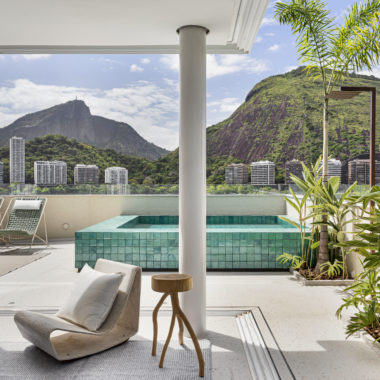 na foto área da piscina