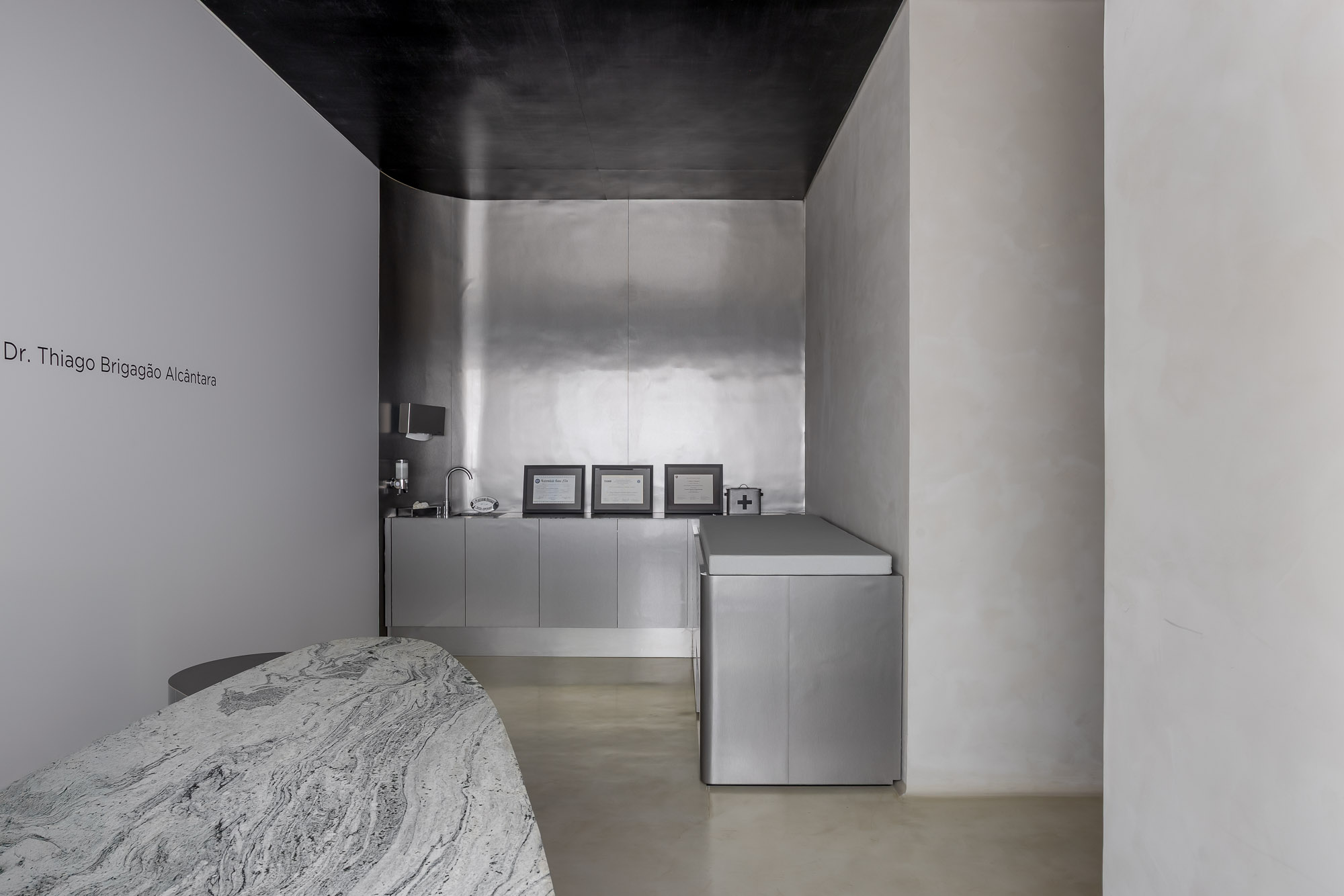 Projeto une arquitetura, cuidado e sensorialidade em clínica de Ribeirão Preto