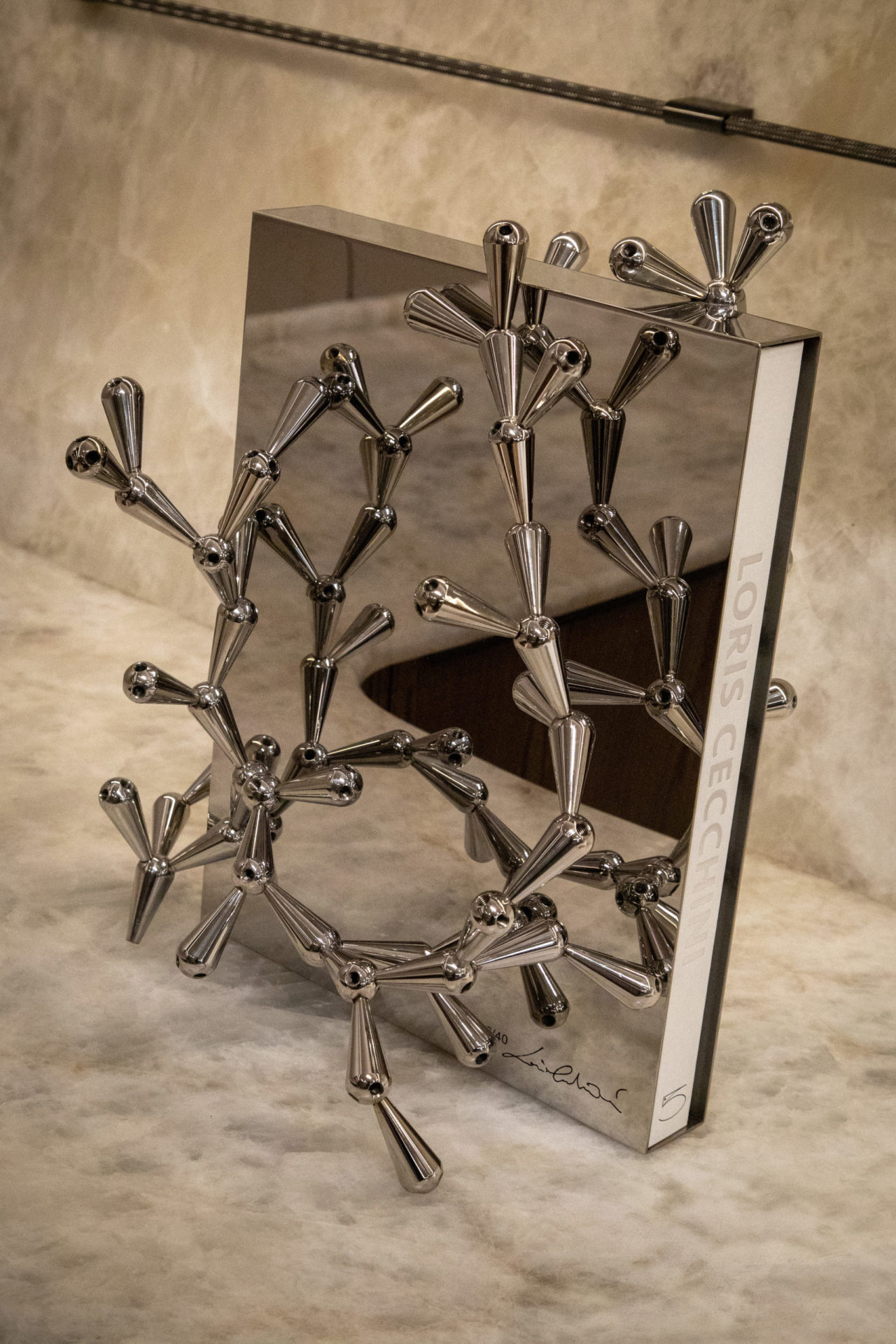 na foto parceria com a Galleria Continua, a Ornare apresentou obras de Loris Cecchini