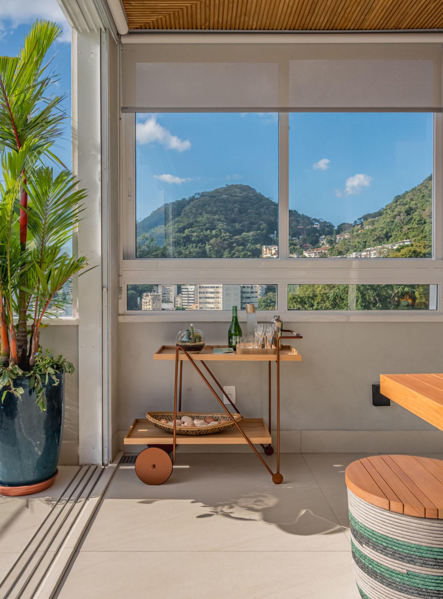 na foto segundo pavimento de cobertura duplex com vista para a Lagoa Rodrigo de Freitas